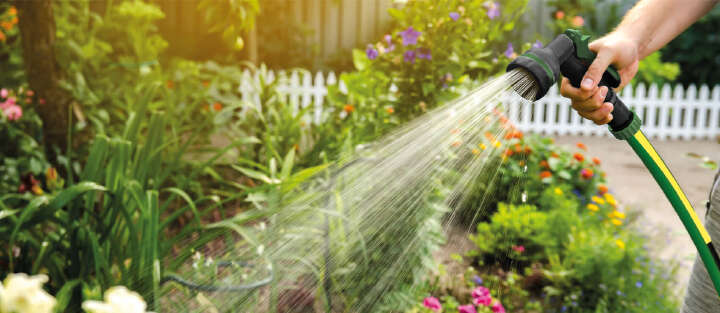 gartenbewaesserung gaertnerglueck wasserschlauch beete 1700x740